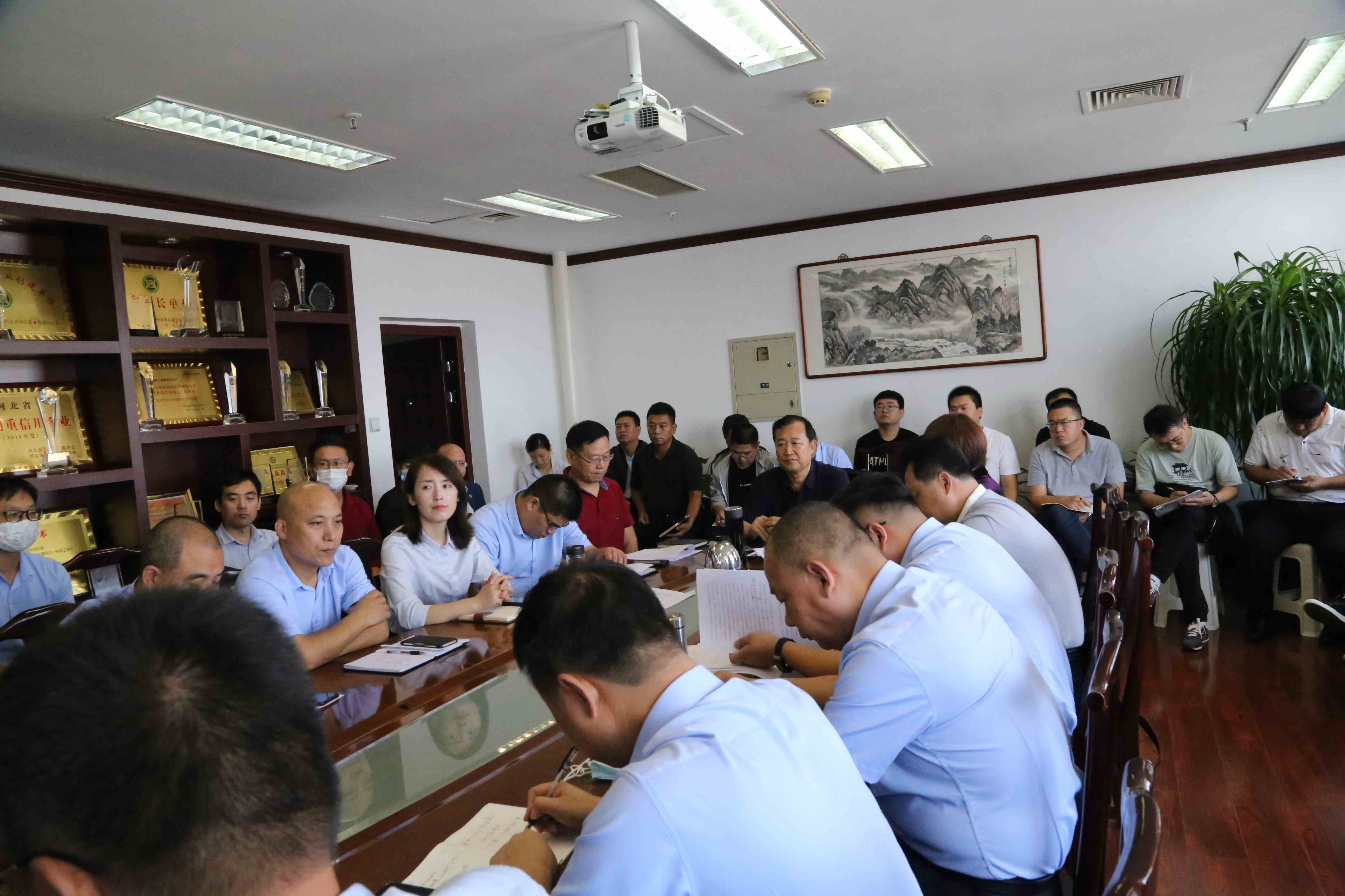 “慶國慶、迎中秋”職工代表大會(huì)勝利召開